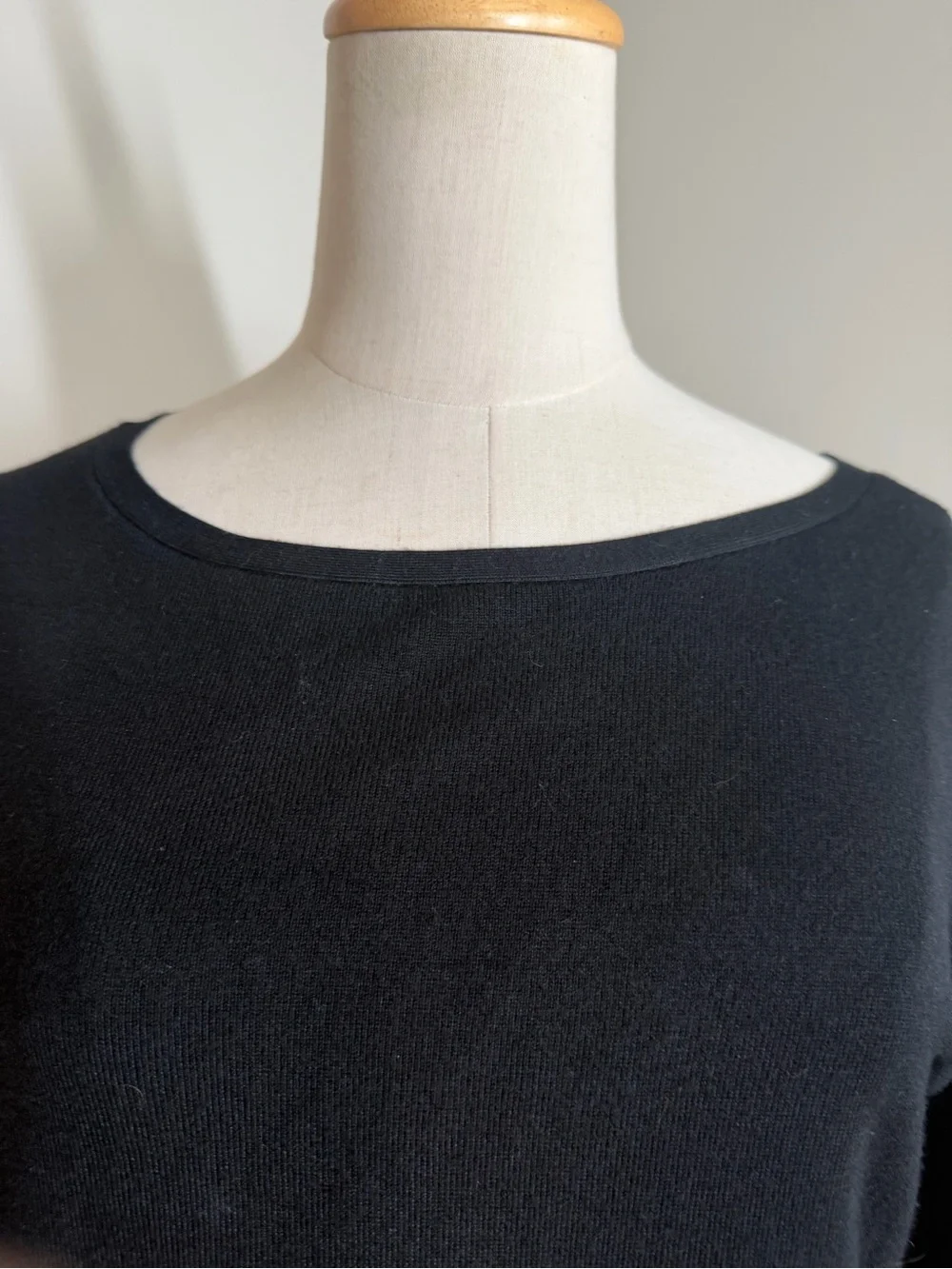 The Limited Women’s Black White Trim -SZ XS- 3/4 Bell Sleeve Knit Sweater